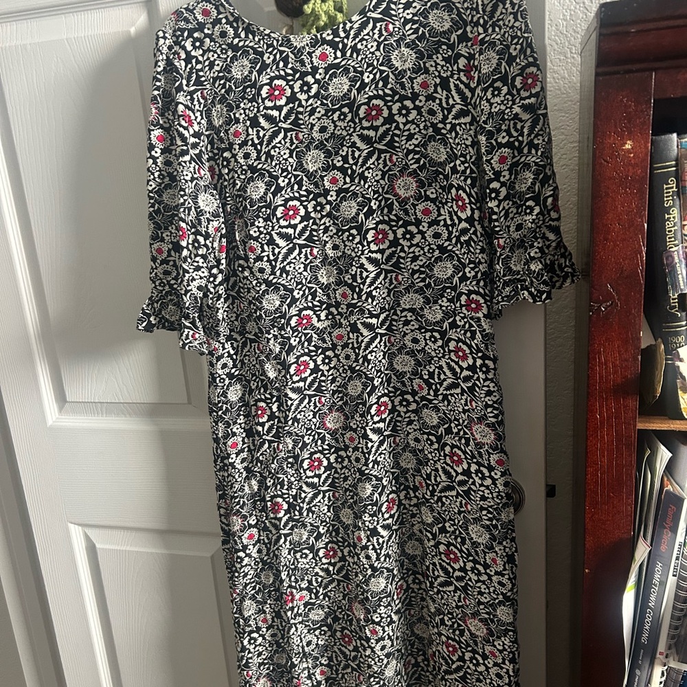 Chic Black and White Floral Long Sleeve Dress